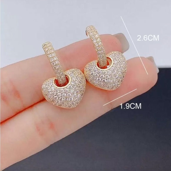 Elegant Gold Heart Drop Earrings with Sparkling Crystals - Picture 2 of 5